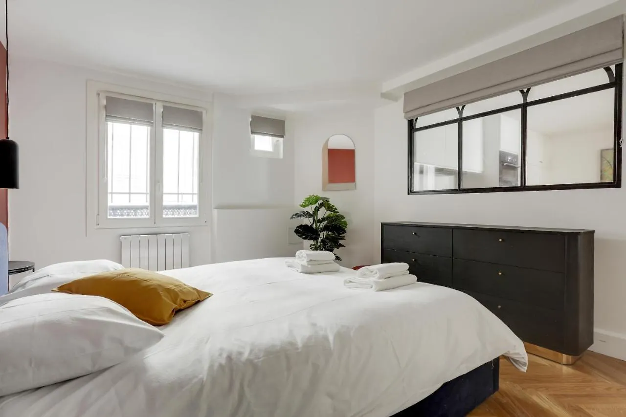 Apartments In The Heart Of Paris In Sentier 0*,