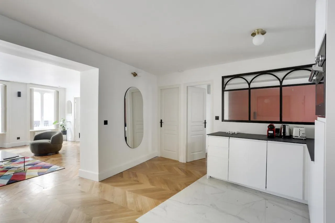 Apartments In The Heart Of Paris In Sentier