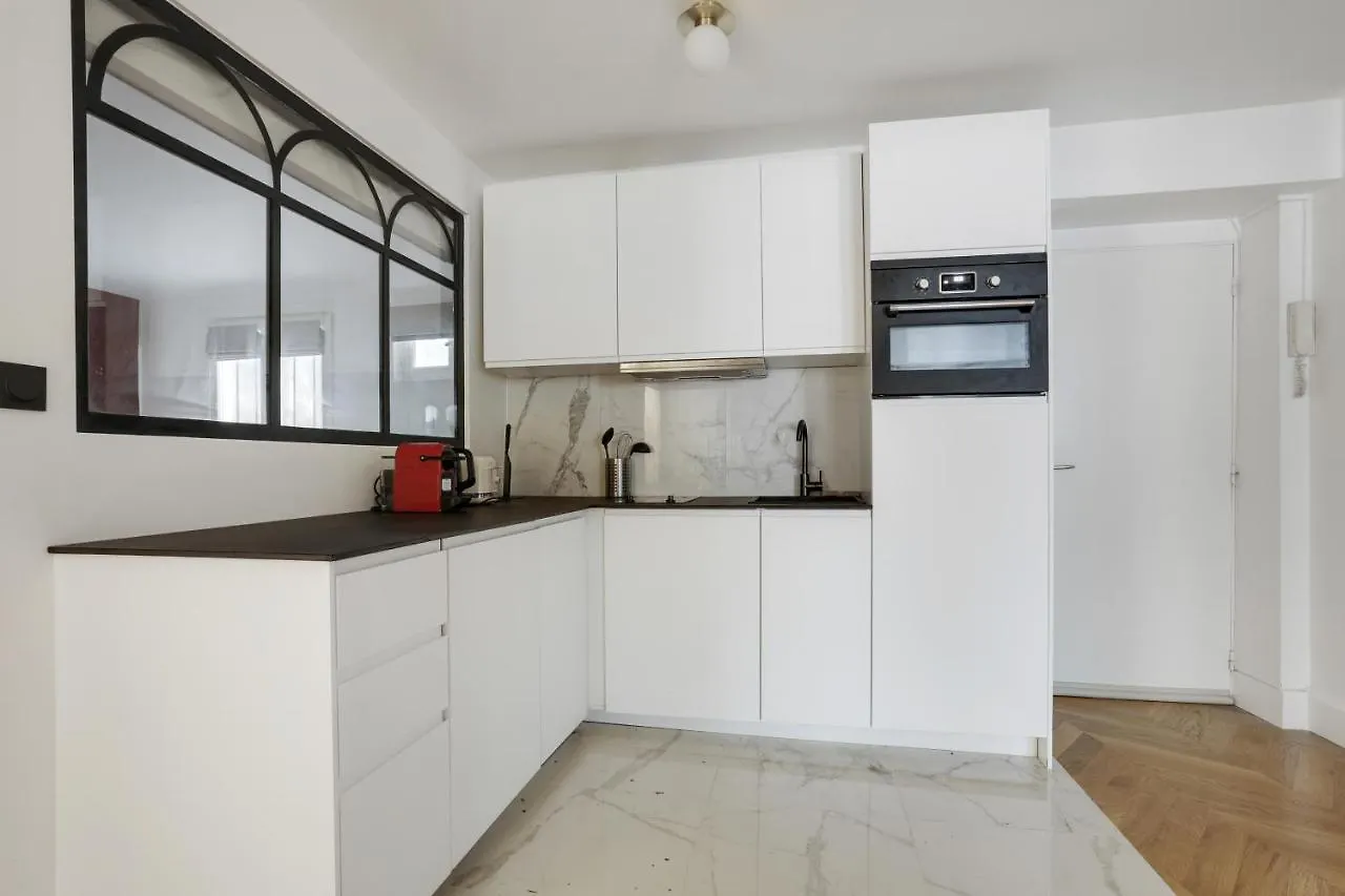 Apartments In The Heart Of Paris In Sentier 0*,