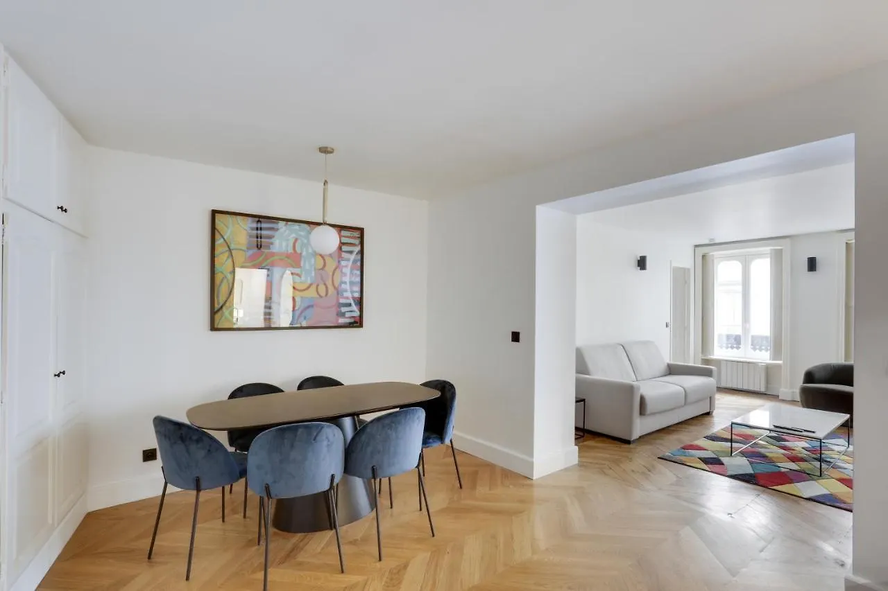 Apartments In The Heart Of Paris In Sentier